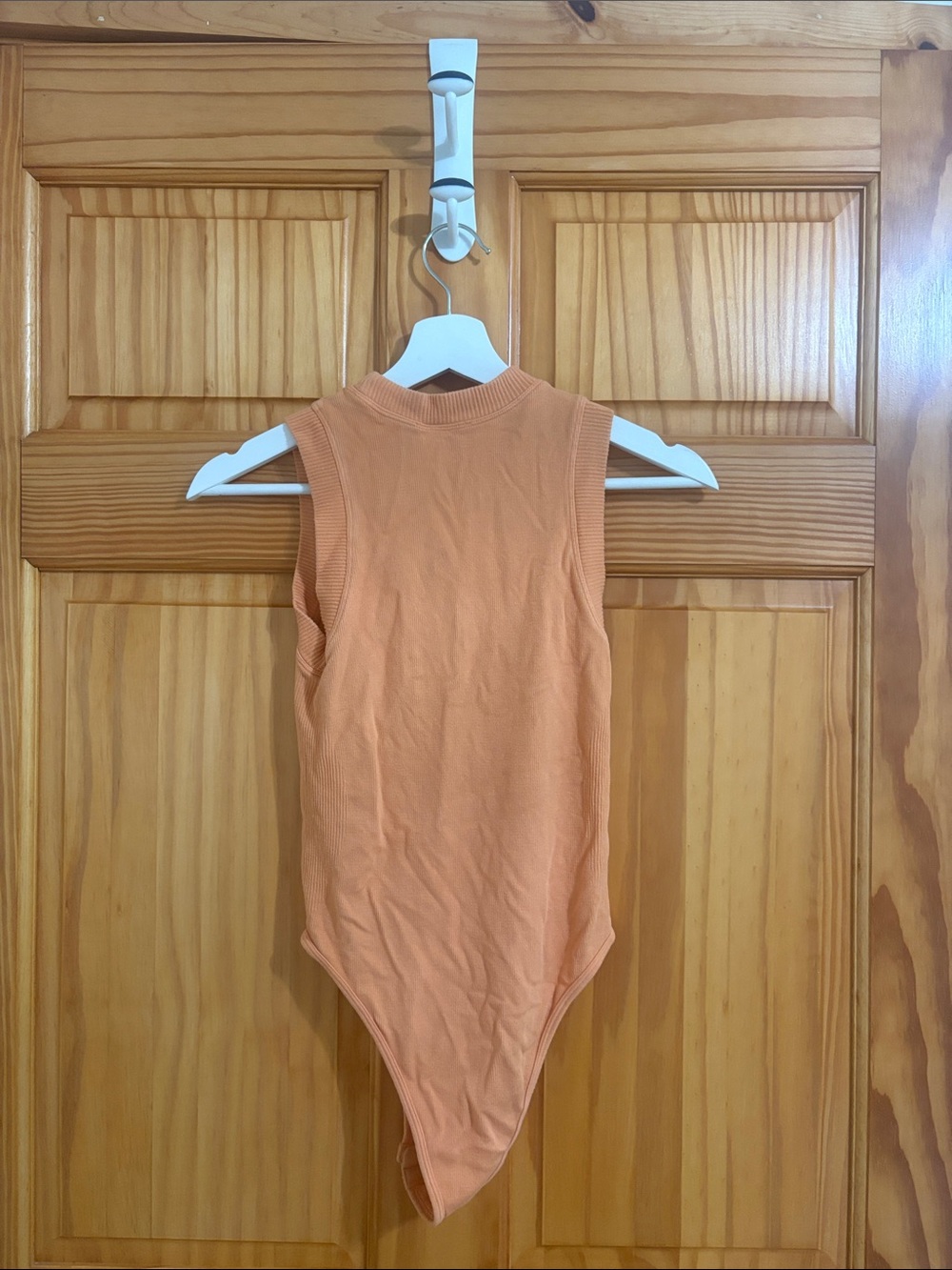 Dynamic Size Small Orange Ribbed Bodysuit - Picture 4 of 4